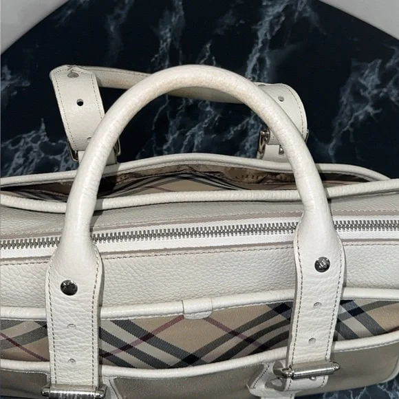 BURBERRY Leather Nylon Canvas Handbag Beige Ivory
Handbag AUTHENTIC - Picture 9 of 16